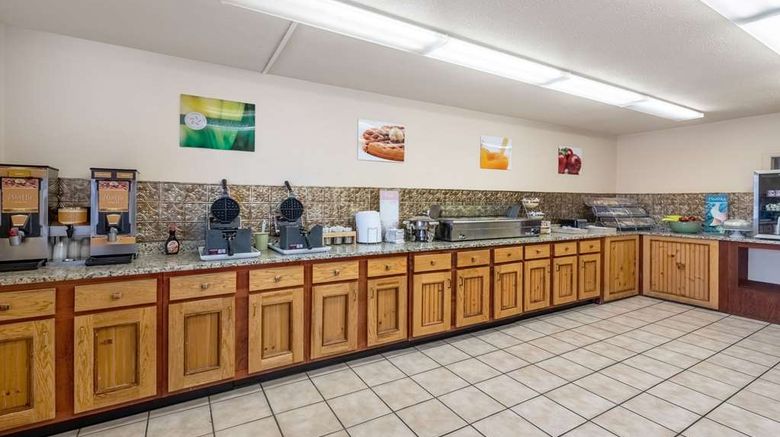 <b>Quality Inn & Suites at Dollywood Lane Restaurant</b>. Images powered by <a href="https://iceportal.shijigroup.com/" title="IcePortal" target="_blank">IcePortal</a>.