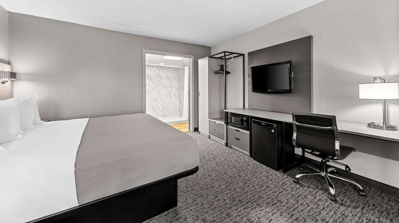 <b>Quality Inn & Suites at Dollywood Lane Suite</b>. Images powered by <a href="https://iceportal.shijigroup.com/" title="IcePortal" target="_blank">IcePortal</a>.