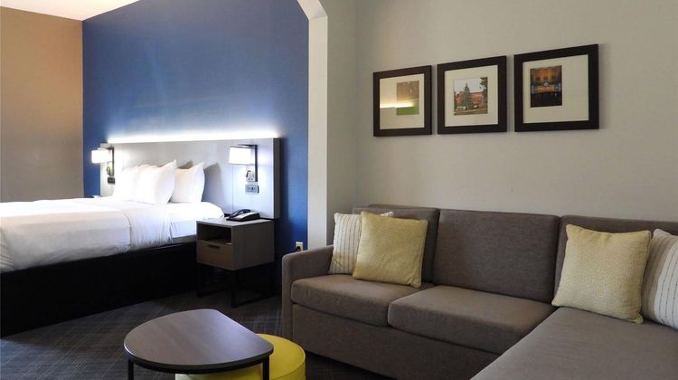 Comfort Suites Room