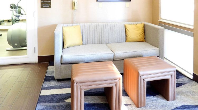 Comfort Suites Lobby
