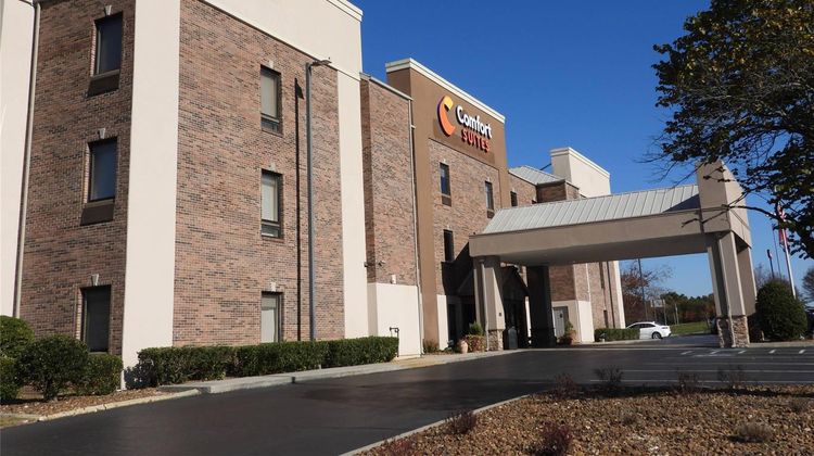 Comfort Suites Exterior