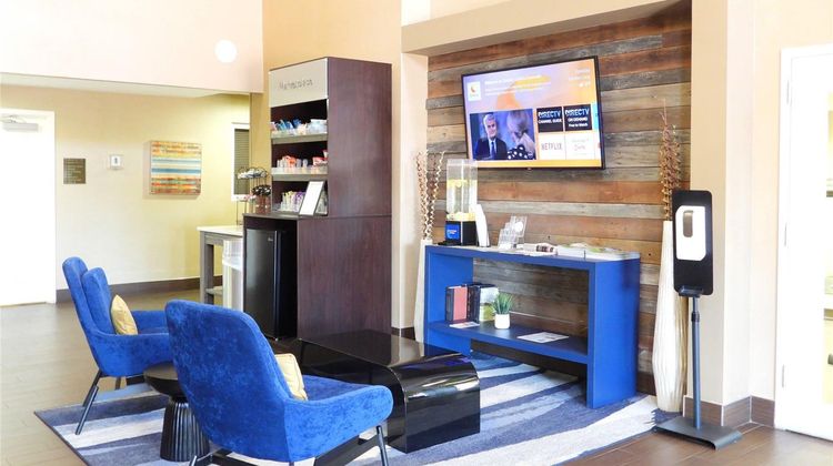 Comfort Suites Lobby