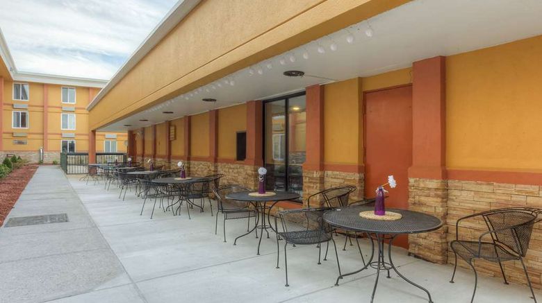 <b>Quality Inn, Chattanooga Restaurant</b>. Images powered by <a href="https://iceportal.shijigroup.com/" title="IcePortal" target="_blank">IcePortal</a>.