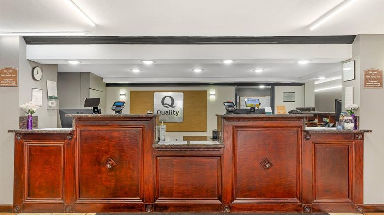 <b>Quality Inn, Chattanooga Lobby</b>. Images powered by <a href="https://iceportal.shijigroup.com/" title="IcePortal" target="_blank">IcePortal</a>.