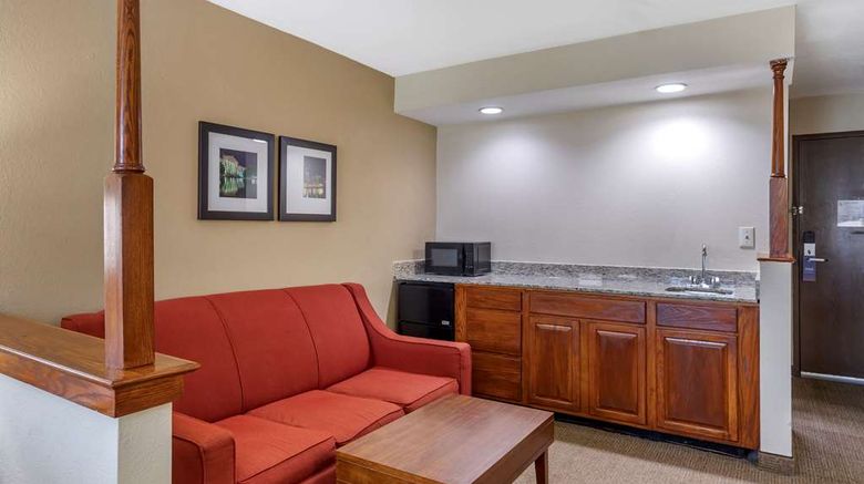 <b>Comfort Inn Suite</b>. Images powered by <a href="https://iceportal.shijigroup.com/" title="IcePortal" target="_blank">IcePortal</a>.