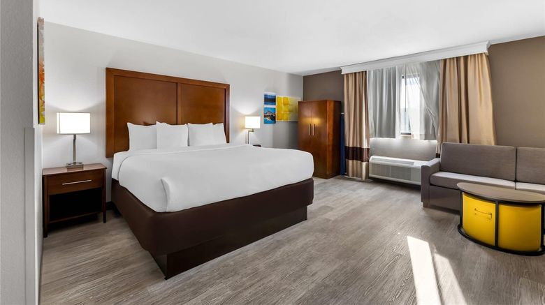 <b>Comfort Inn Room</b>. Images powered by <a href="https://iceportal.shijigroup.com/" title="IcePortal" target="_blank">IcePortal</a>.
