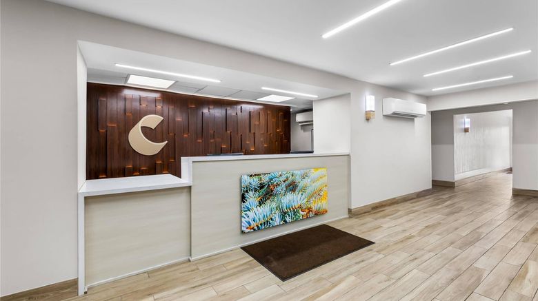 <b>Comfort Inn Lobby</b>. Images powered by <a href="https://iceportal.shijigroup.com/" title="IcePortal" target="_blank">IcePortal</a>.