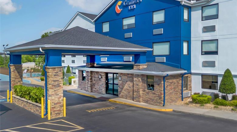 <b>Comfort Inn Exterior</b>. Images powered by <a href="https://iceportal.shijigroup.com/" title="IcePortal" target="_blank">IcePortal</a>.