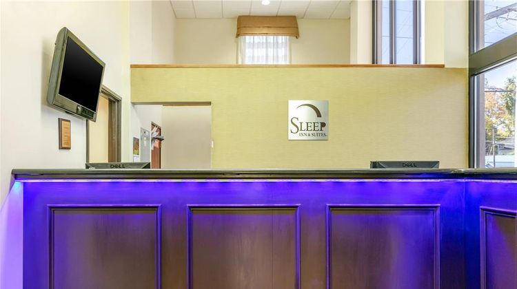 Sleep Inn & Suites Gatlinburg, TN Lobby