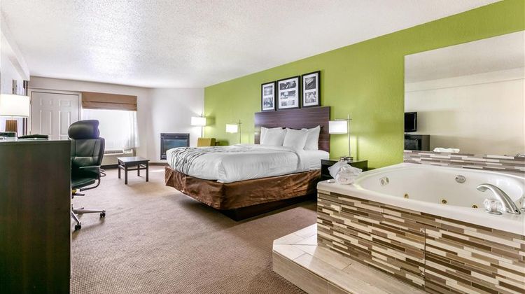 Sleep Inn & Suites Gatlinburg, TN Suite