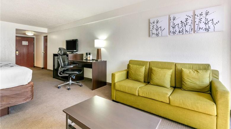<b>Sleep Inn & Suites Gatlinburg, TN Suite</b>. Images powered by <a href="https://iceportal.shijigroup.com/" title="IcePortal" target="_blank">IcePortal</a>.