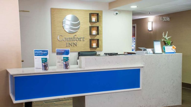 <b>Comfort Inn Dickson Lobby</b>. Images powered by <a href="https://iceportal.shijigroup.com/" title="IcePortal" target="_blank">IcePortal</a>.