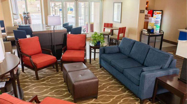 <b>Comfort Inn Dickson Lobby</b>. Images powered by <a href="https://iceportal.shijigroup.com/" title="IcePortal" target="_blank">IcePortal</a>.