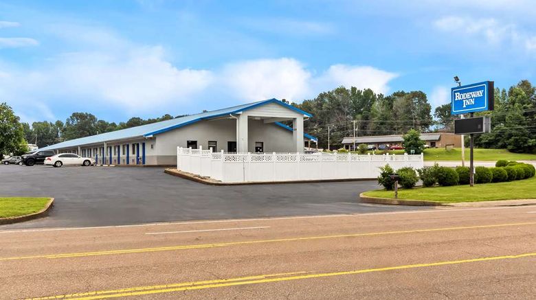 <b>Rodeway Inn Lexington West Exterior</b>. Images powered by <a href="https://iceportal.shijigroup.com/" title="IcePortal" target="_blank">IcePortal</a>.
