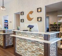 Comfort Suites Airport Lobby