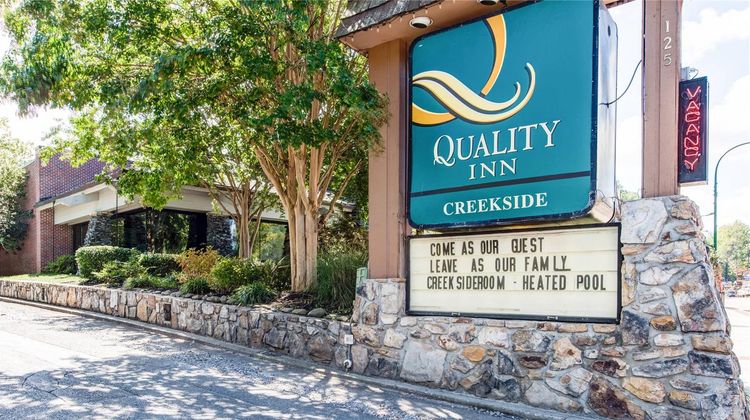Quality Inn Creekside Exterior