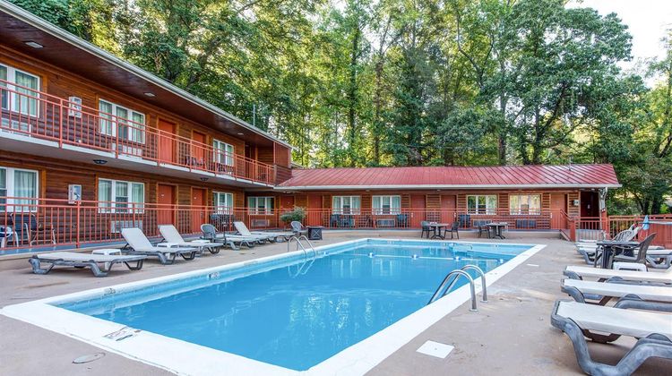 Quality Inn Creekside Pool