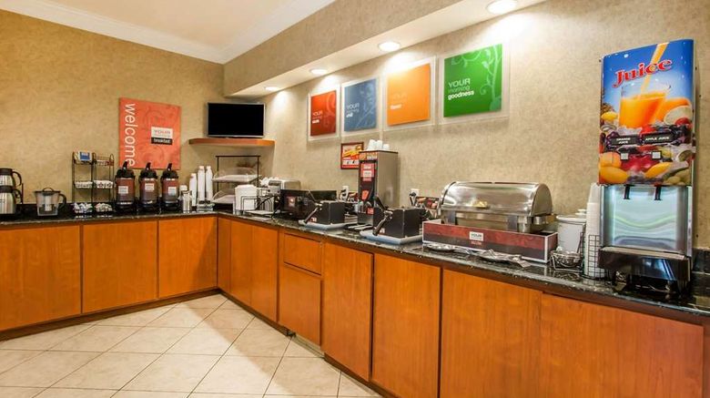 <b>Quality Inn & Suites Restaurant</b>. Images powered by <a href="https://iceportal.shijigroup.com/" title="IcePortal" target="_blank">IcePortal</a>.