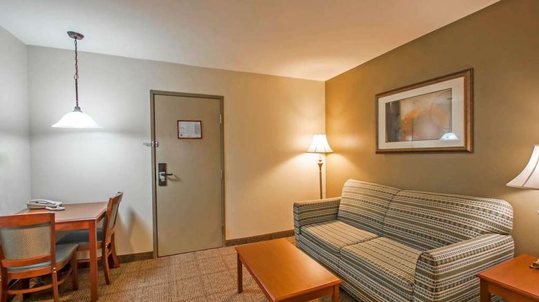<b>Quality Inn & Suites Suite</b>. Images powered by <a href="https://iceportal.shijigroup.com/" title="IcePortal" target="_blank">IcePortal</a>.