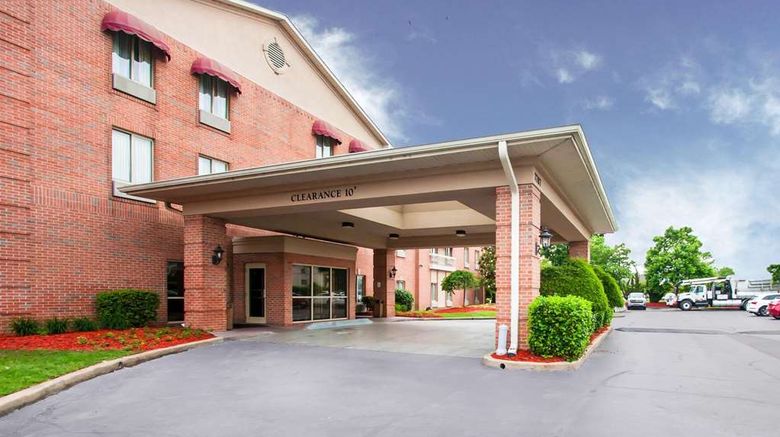 <b>Quality Inn & Suites Exterior</b>. Images powered by <a href="https://iceportal.shijigroup.com/" title="IcePortal" target="_blank">IcePortal</a>.