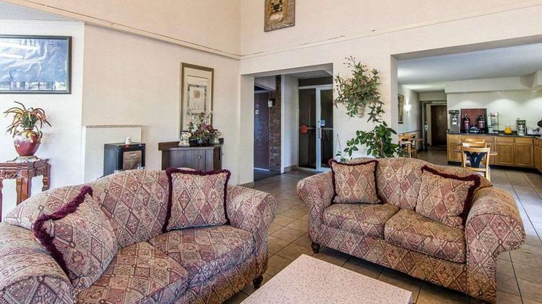 <b>Rodeway Inn Sweetwater Lobby</b>. Images powered by <a href="https://iceportal.shijigroup.com/" title="IcePortal" target="_blank">IcePortal</a>.