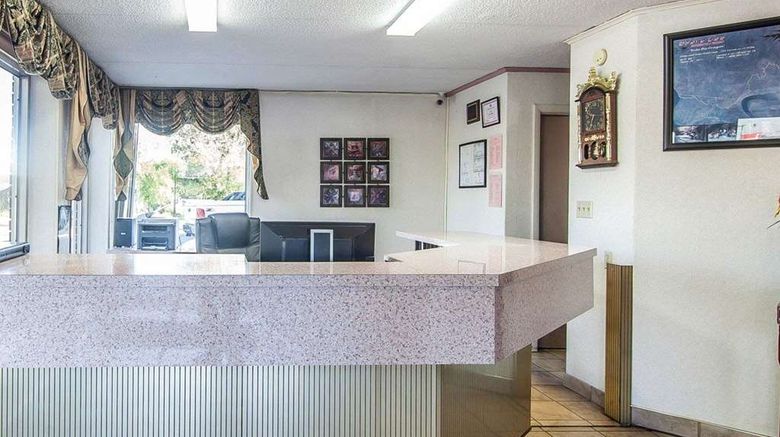 <b>Rodeway Inn Sweetwater Lobby</b>. Images powered by <a href="https://iceportal.shijigroup.com/" title="IcePortal" target="_blank">IcePortal</a>.