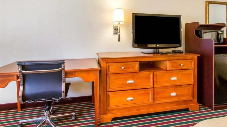 Quality Inn Room