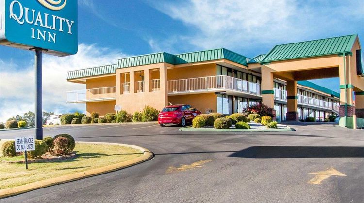 Quality Inn Exterior