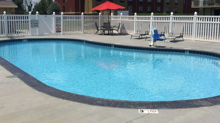 Quality Inn Interstate Pool