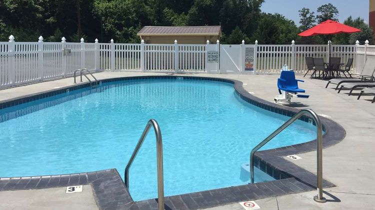 Quality Inn Interstate Pool