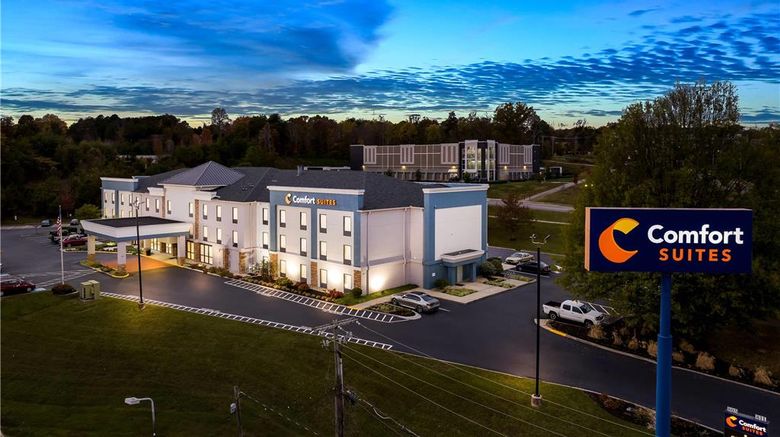 <b>Comfort Suites Knoxville West Exterior</b>. Images powered by <a href="https://iceportal.shijigroup.com/" title="IcePortal" target="_blank">IcePortal</a>.