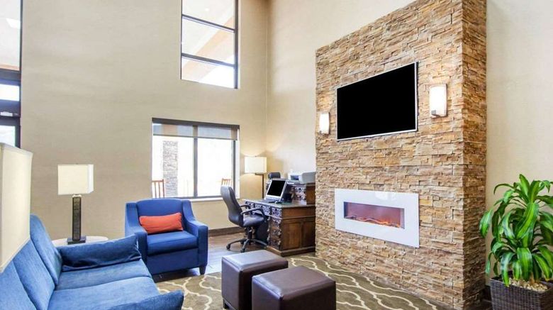 <b>Comfort Inn Lobby</b>. Images powered by <a href="https://iceportal.shijigroup.com/" title="IcePortal" target="_blank">IcePortal</a>.