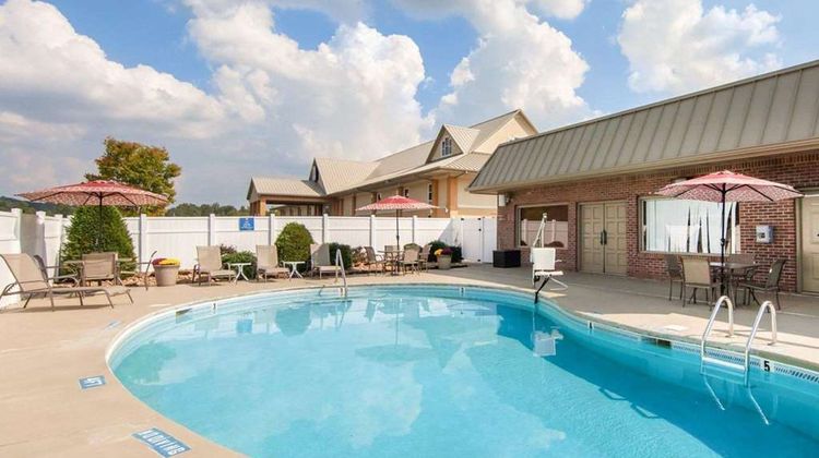 Comfort Inn Pool