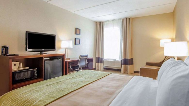 <b>Comfort Inn Room</b>. Images powered by <a href="https://iceportal.shijigroup.com/" title="IcePortal" target="_blank">IcePortal</a>.