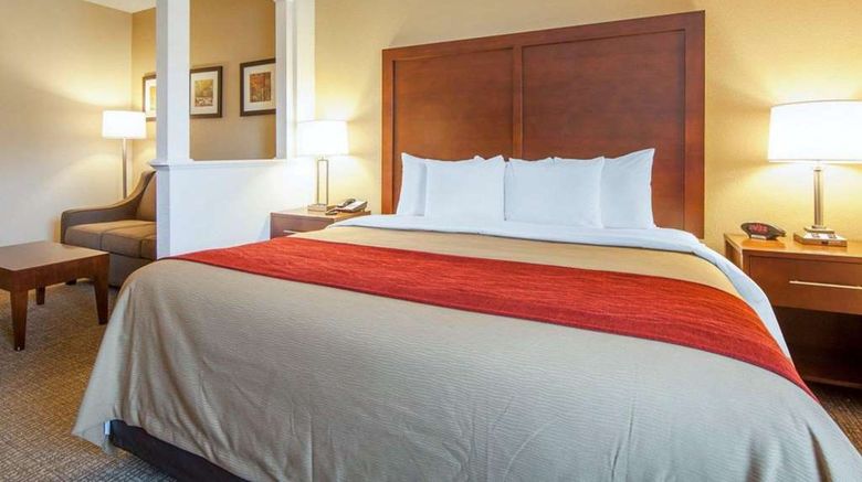 <b>Comfort Inn Suite</b>. Images powered by <a href="https://iceportal.shijigroup.com/" title="IcePortal" target="_blank">IcePortal</a>.