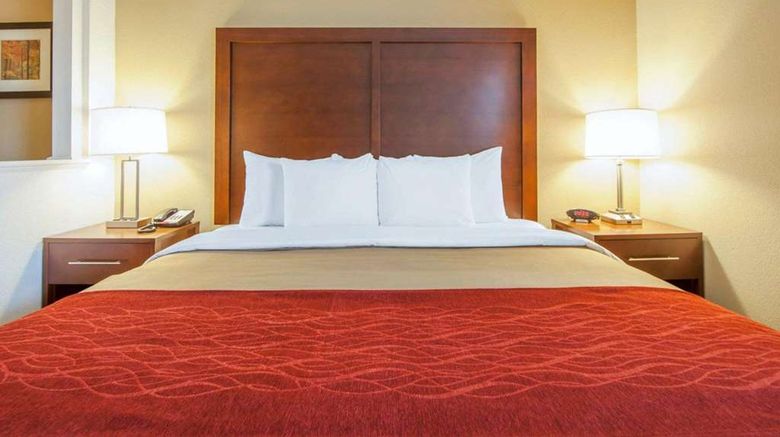 <b>Comfort Inn Suite</b>. Images powered by <a href="https://iceportal.shijigroup.com/" title="IcePortal" target="_blank">IcePortal</a>.