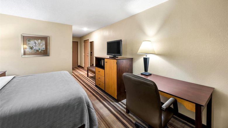 <b>Quality Inn Bulls Gap Room</b>. Images powered by <a href="https://iceportal.shijigroup.com/" title="IcePortal" target="_blank">IcePortal</a>.