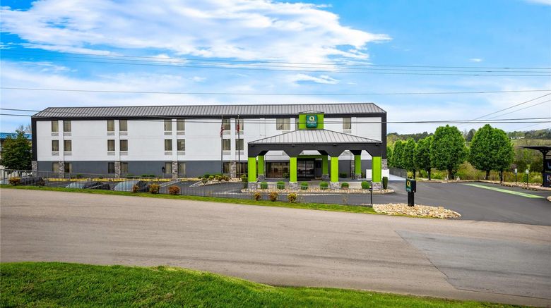 <b>Quality Inn Bulls Gap Exterior</b>. Images powered by <a href="https://iceportal.shijigroup.com/" title="IcePortal" target="_blank">IcePortal</a>.