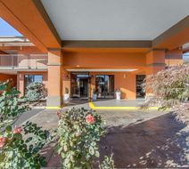 Quality Inn Downtown Johnson City Exterior
