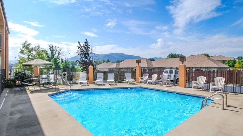 <b>Quality Inn Downtown Johnson City Pool</b>. Images powered by <a href="https://iceportal.shijigroup.com/" title="IcePortal" target="_blank">IcePortal</a>.