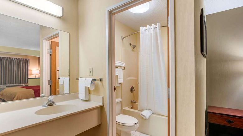 <b>Econo Lodge Inn & Suites Southeast Room</b>. Images powered by <a href="https://iceportal.shijigroup.com/" title="IcePortal" target="_blank">IcePortal</a>.