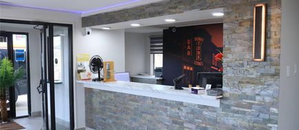 Econo Lodge Inn & Suites Southeast Lobby