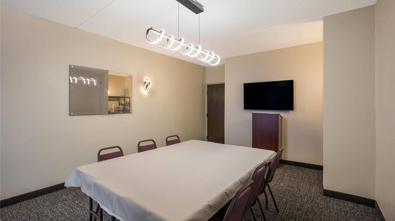 <b>Clarion Pointe Sevierville Pigeon Forge Meeting</b>. Images powered by <a href="https://iceportal.shijigroup.com/" title="IcePortal" target="_blank">IcePortal</a>.