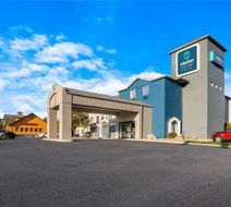 Clarion Pointe Sevierville Pigeon Forge Exterior