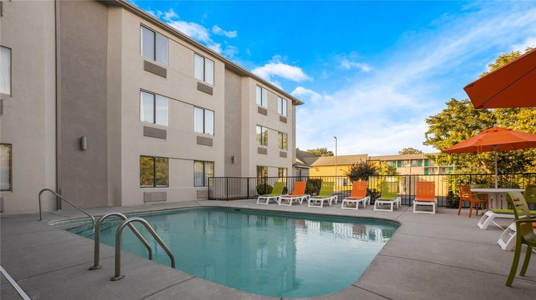 Clarion Pointe Sevierville Pigeon Forge Pool