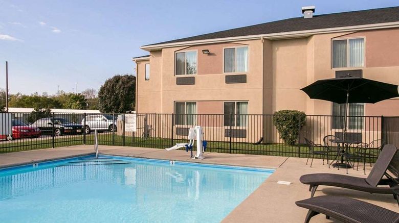 <b>Sleep Inn Pool</b>. Images powered by <a href="https://iceportal.shijigroup.com/" title="IcePortal" target="_blank">IcePortal</a>.