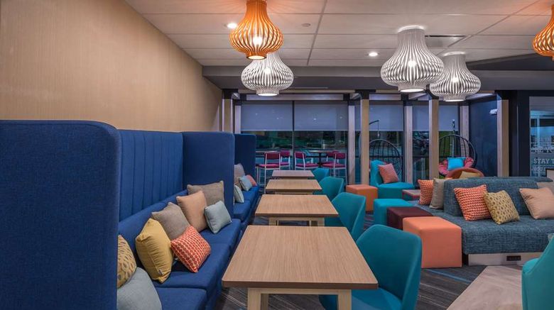 <b>Tru by Hilton Garland/Richards Lobby</b>. Images powered by <a href="https://iceportal.shijigroup.com/" title="IcePortal" target="_blank">IcePortal</a>.