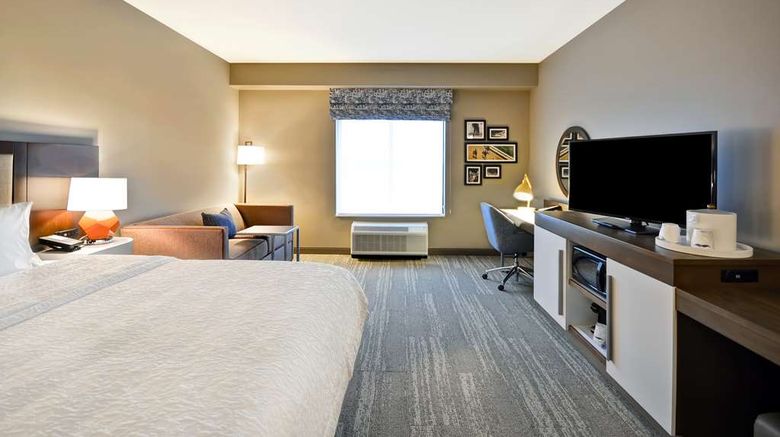 <b>Hampton Inn Livonia Detroit Room</b>. Images powered by <a href="https://iceportal.shijigroup.com/" title="IcePortal" target="_blank">IcePortal</a>.