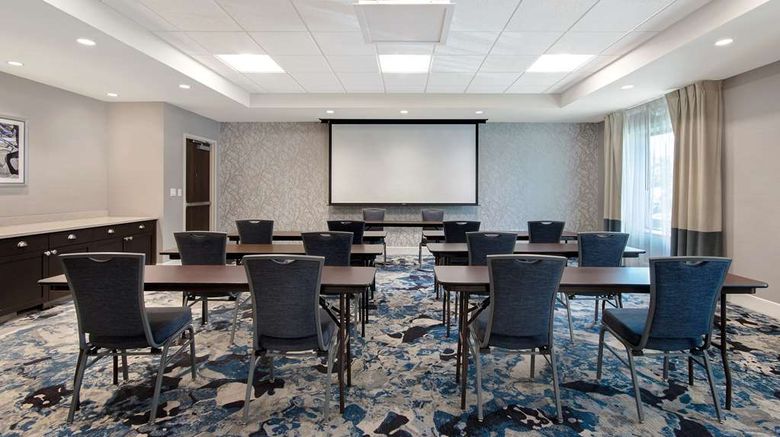 <b>Hampton Inn Livonia Detroit Meeting</b>. Images powered by <a href="https://iceportal.shijigroup.com/" title="IcePortal" target="_blank">IcePortal</a>.