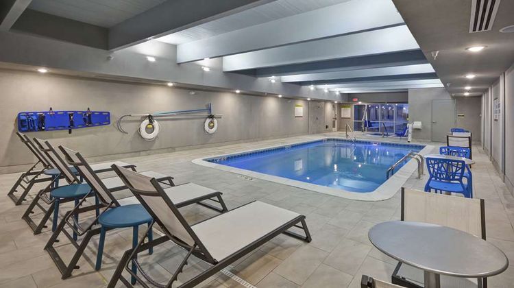 Home2 Suites by Grand Rapids North Pool